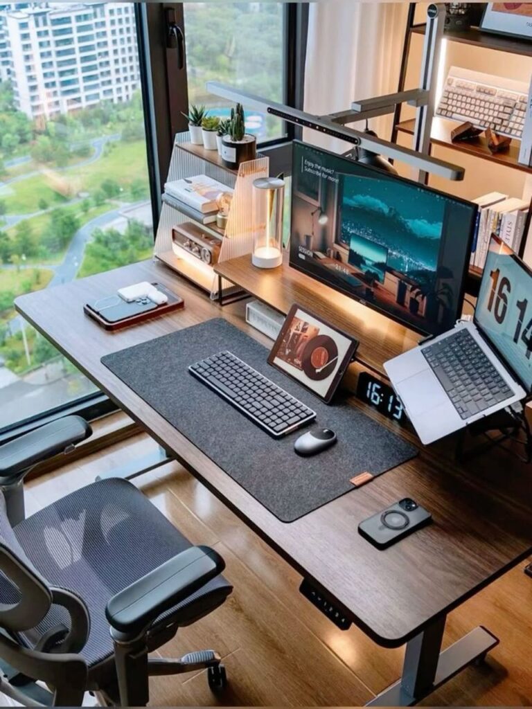 5 Top Must-Have Gadget for Every Techie in 2025